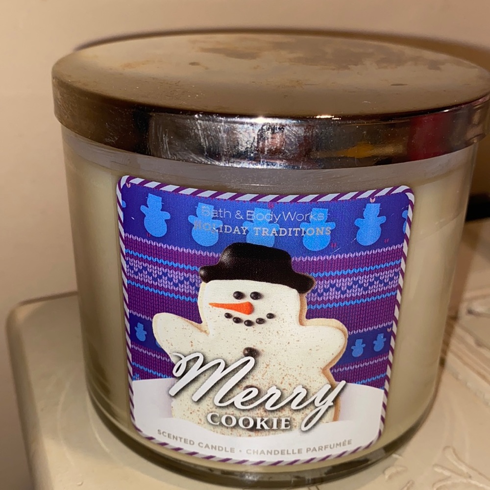 ⭐️ HTF BBW Merry Cookie Candle